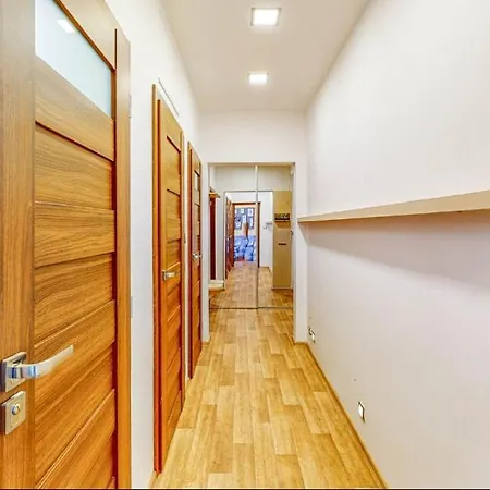 Novy Apartman V Ostrave U Misky S Akvariem A Vyhledem Z Balkonu Na Beskydy Ostrava Exterior photo