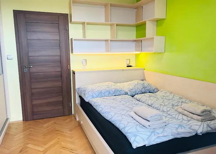 Novy Apartman V Ostrave U Misky S Akvariem A Vyhledem Z Balkonu Na Beskydy