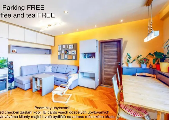 Novy Apartman V Ostrave U Misky S Akvariem A Vyhledem Z Balkonu Na Beskydy