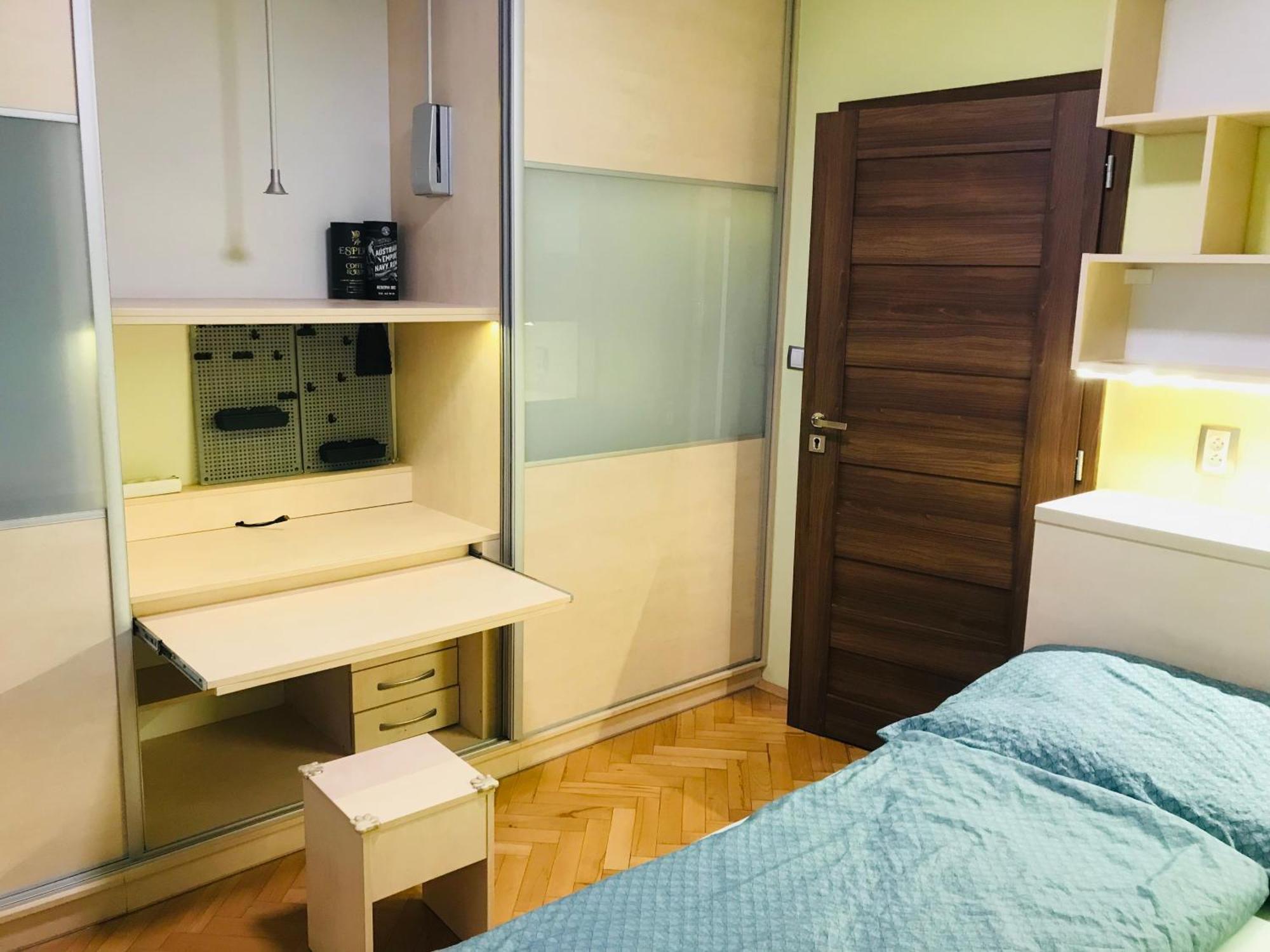 Apartment Novy V Ostrave U Misky S Akvariem A Vyhledem Z Balkonu Na Beskydy